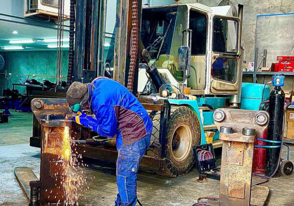 Forklift maintenance by Geelong diesel mechanic