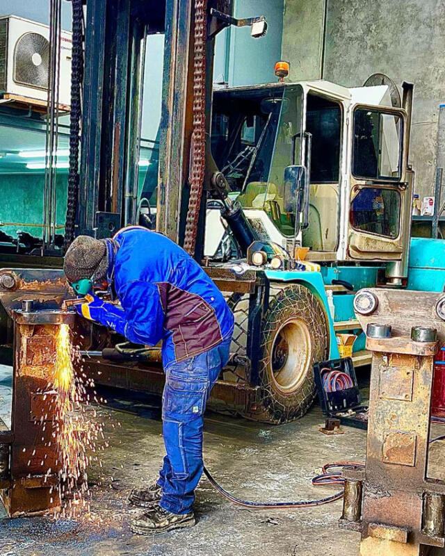 Forklift maintenance by Geelong diesel mechanic