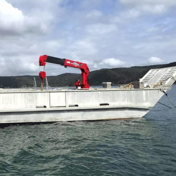 Unic-marine-crane-vertical