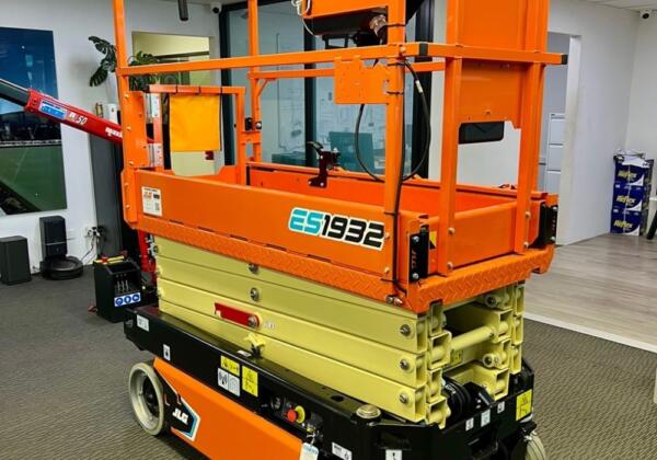 Jlg 1932 Scissor Lift At Sartoris Mechanical Services